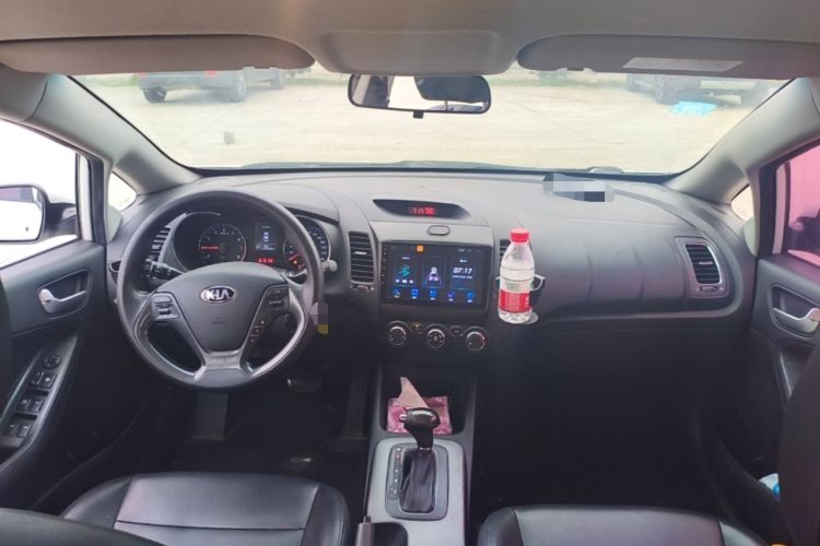 Used Kia K3 2013 1.6L Automatic GL Center Console