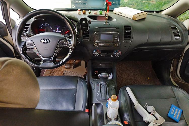 Used Kia K3 2013 1.8L Automatic Premium Center Console
