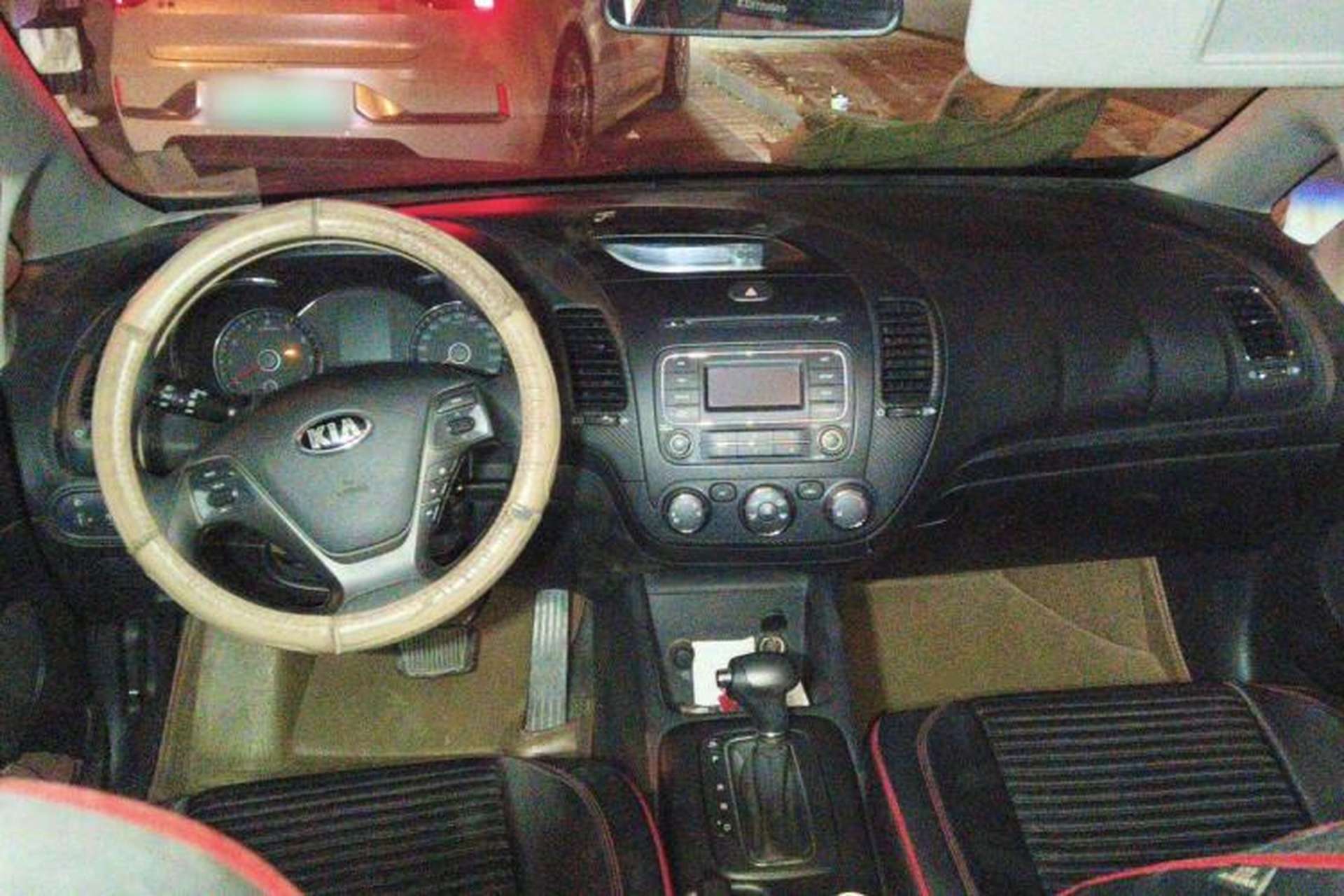Used Kia K3 2013 1.6L Automatic GL Center Console