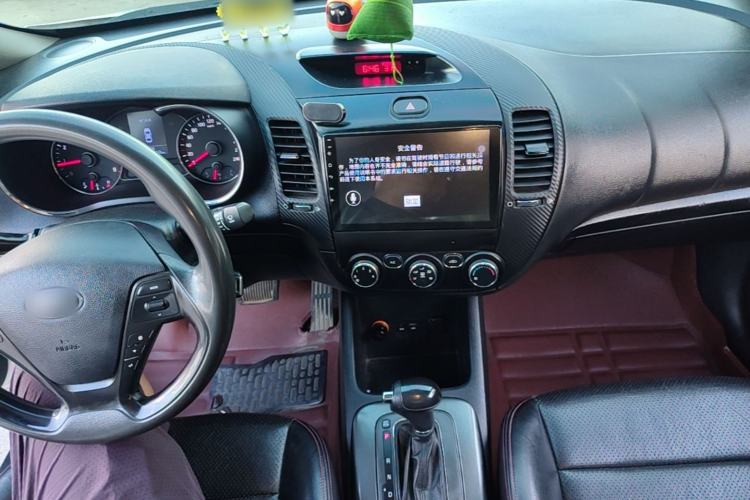 Used Kia K3 2013 1.6L Automatic GL Center Console