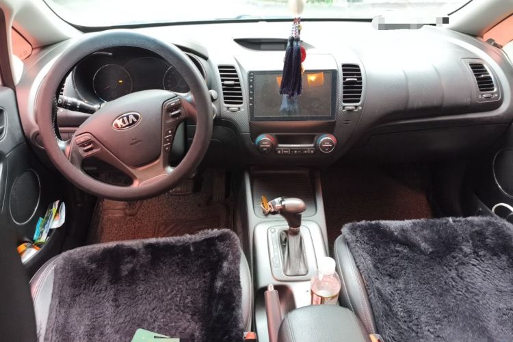 Used Kia K3 2013 1.6L Automatic DLX Center Console