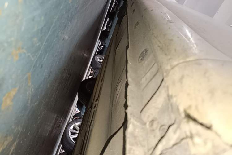 Used Kia K3 2013 1.6L Manual GLS Chassis Front Right