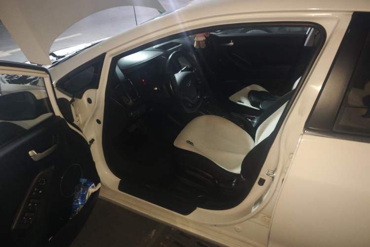 Used Kia K3 2013 1.6L Automatic GLS Driver Seat