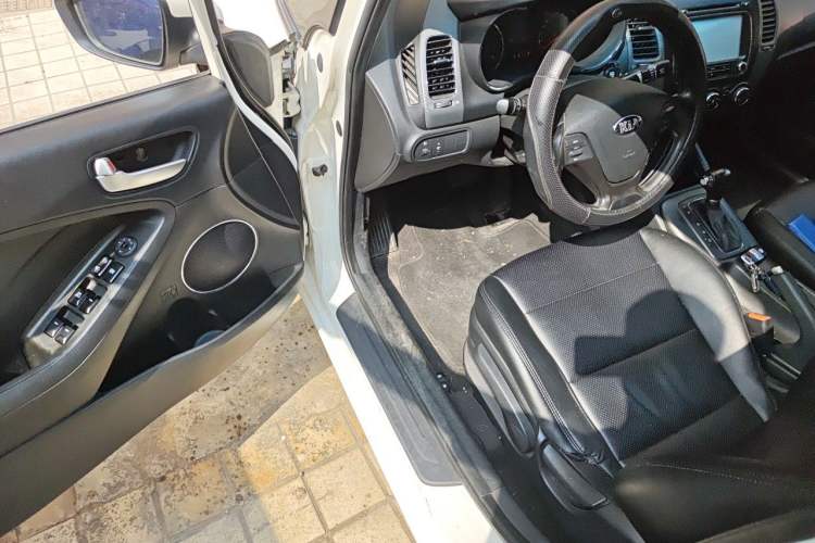 Used Kia K3 2013 1.6L Automatic GLS Driver Seat