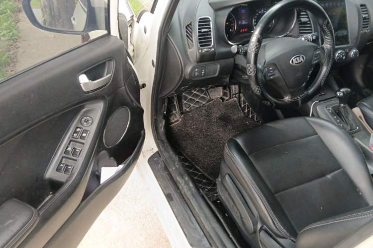 Used Kia K3 2013 1.6L Automatic GLS Driver Seat