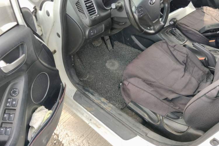 Used Kia K3 2013 1.6L Automatic GLS Driver Seat