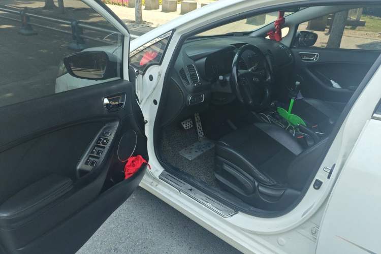 Used Kia K3 2013 1.6L Automatic DLX Driver Seat