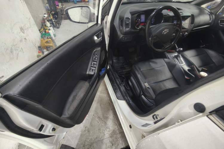 Used Kia K3 2013 1.6L Automatic GLS Driver Seat