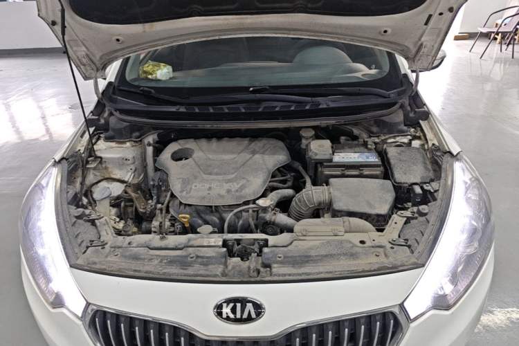 Used Kia K3 2013 1.6L Manual GLS Engine Bay