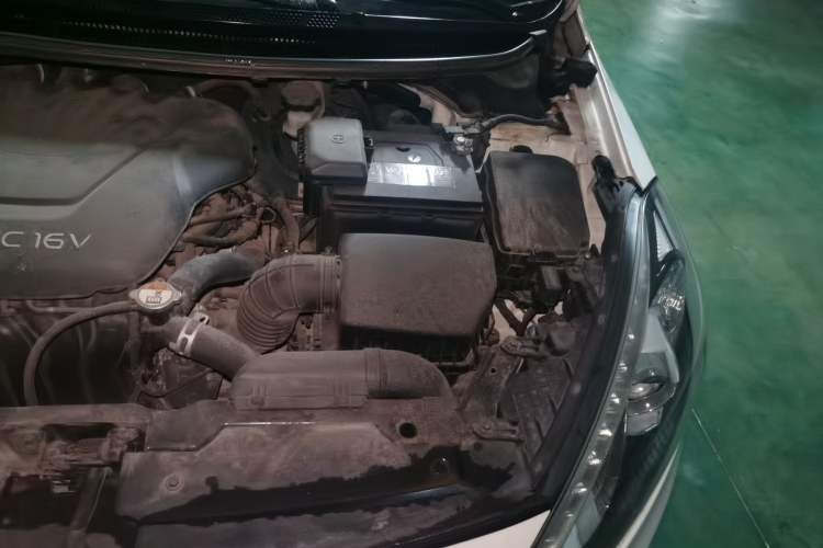 Used Kia K3 2013 1.6L Automatic GLS Engine Bay Left