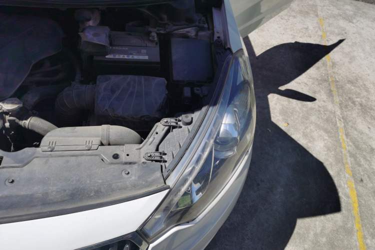 Used Kia K3 2013 1.6L Automatic GLS Engine Bay Left