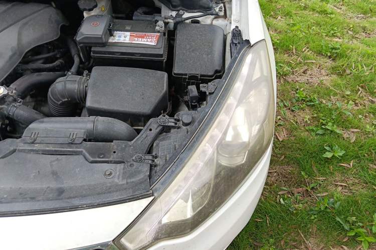 Used Kia K3 2013 1.6L Automatic GLS Engine Bay Left