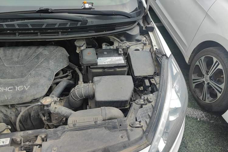 Used Kia K3 2013 1.6L Automatic GLS Engine Bay Left