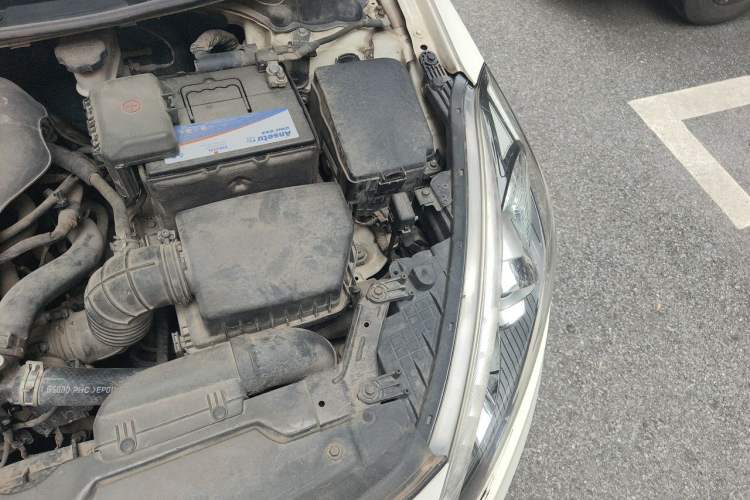 Used Kia K3 2013 1.6L Automatic GLS Engine Bay Left