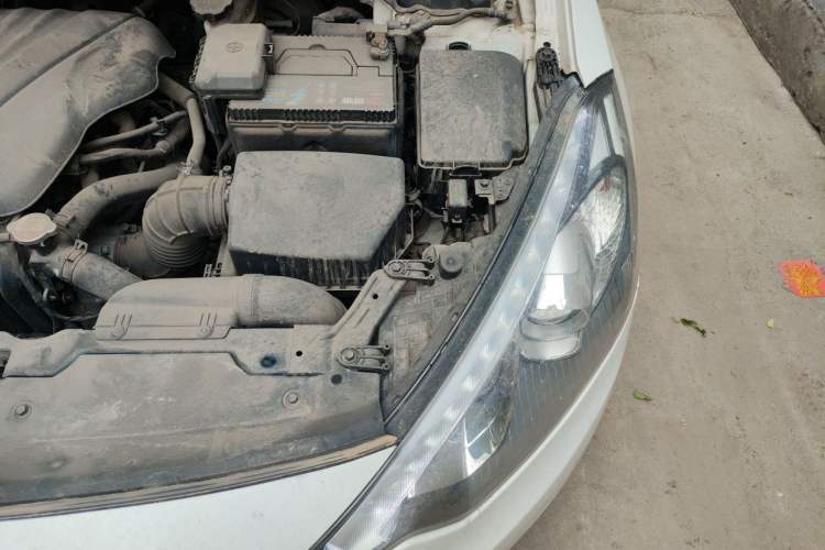 Used Kia K3 2013 1.6L Automatic GLS Engine Bay Left