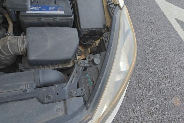 Used Kia K3 2013 1.6L Automatic GLS Engine Bay Left