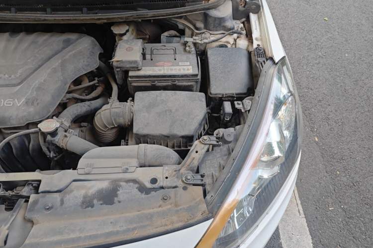 Used Kia K3 2013 1.6L Automatic GL Engine Bay Left