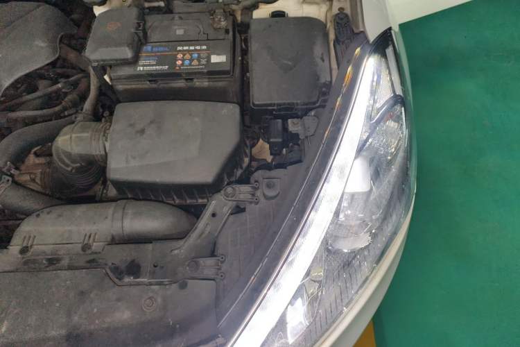 Used Kia K3 2013 1.6L Automatic GLS Engine Bay Left