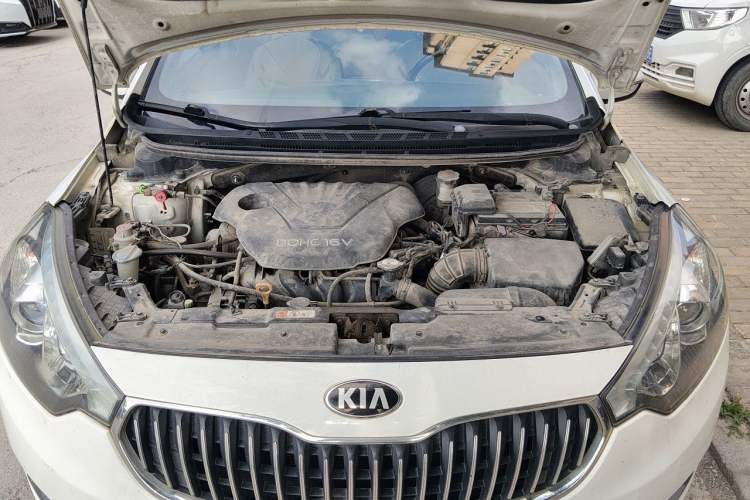 Used Kia K3 2013 1.6L Manual GLS Engine Bay