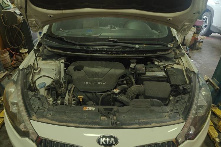 Used Kia K3 2013 1.6L Manual GLS Engine Bay