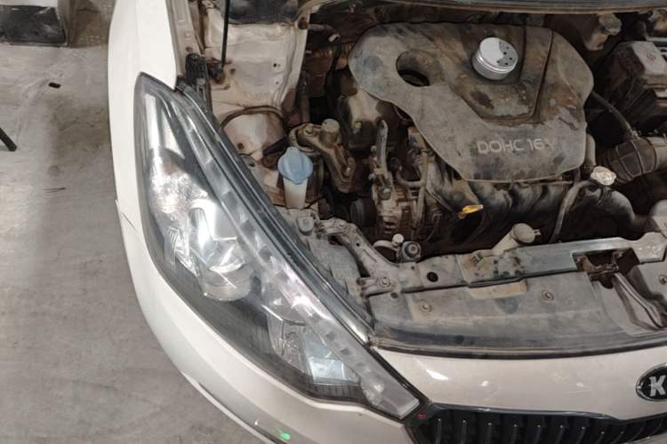 Used Kia K3 2013 1.6L Automatic GLS Engine Bay Right