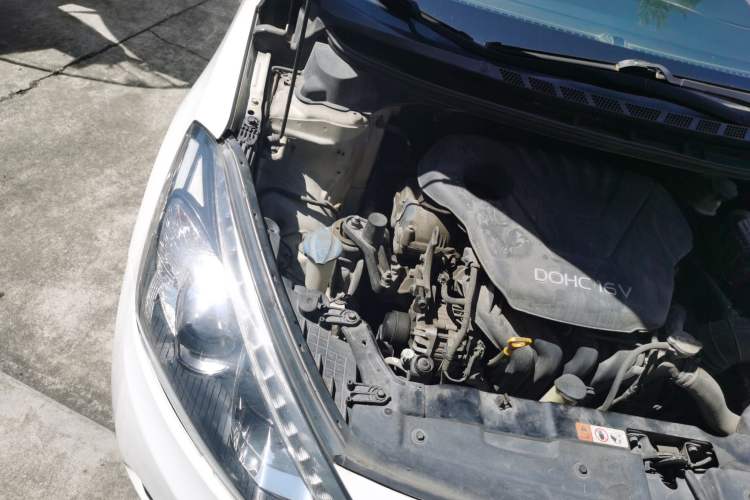Used Kia K3 2013 1.6L Automatic GLS Engine Bay Right