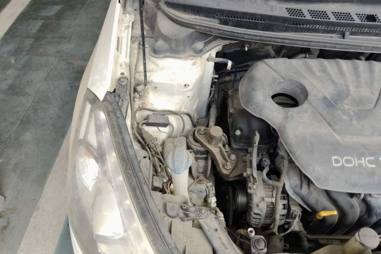 Used Kia K3 2013 1.6L Automatic GLS Engine Bay Right