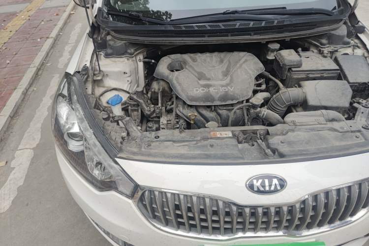 Used Kia K3 2013 1.6L Automatic GLS Engine Bay Right