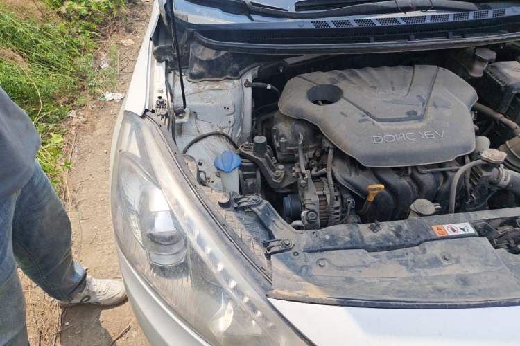 Used Kia K3 2013 1.6L Automatic GLS Engine Bay Right