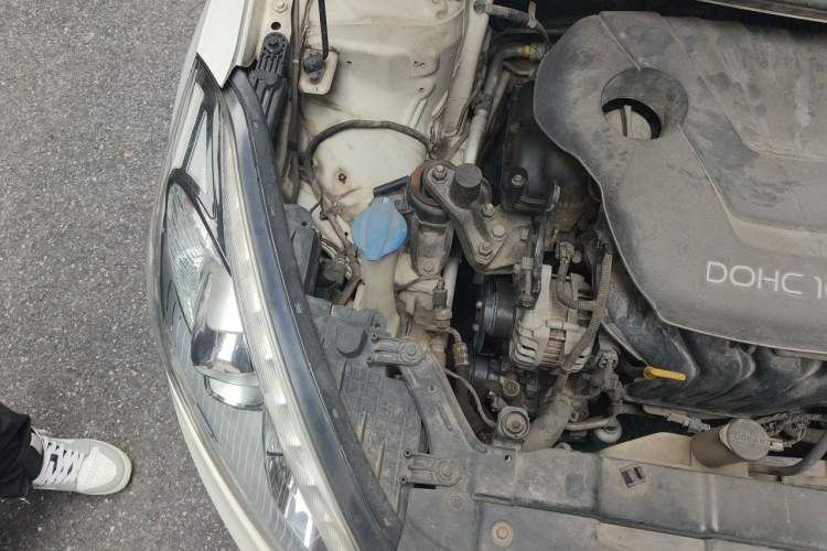 Used Kia K3 2013 1.6L Automatic GLS Engine Bay Right