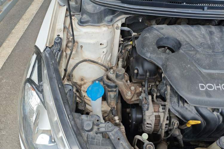 Used Kia K3 2013 1.6L Automatic GLS Engine Bay Right