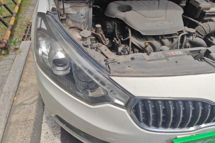 Used Kia K3 2013 1.6L Automatic GLS Engine Bay Right