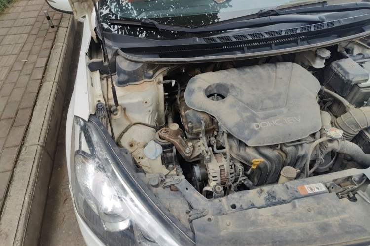 Used Kia K3 2013 1.6L Automatic GLS Engine Bay Right