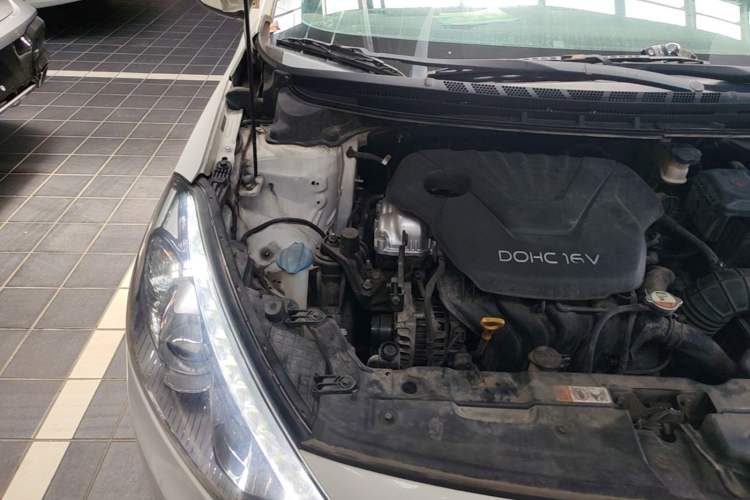 Used Kia K3 2013 1.6L Automatic GLS Engine Bay Right