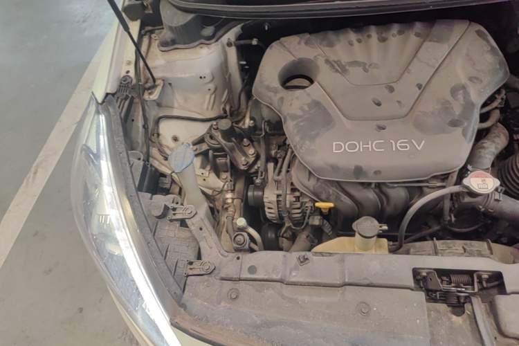 Used Kia K3 2013 1.6L Automatic GLS Engine Bay Right