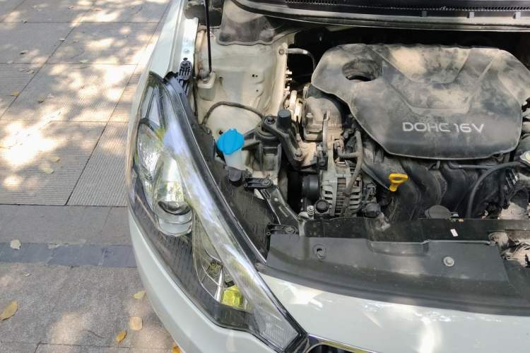 Used Kia K3 2013 1.6L Automatic GLS Engine Bay Right