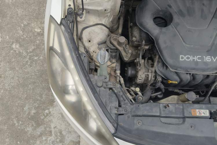 Used Kia K3 2013 1.6L Automatic GLS Engine Bay Right