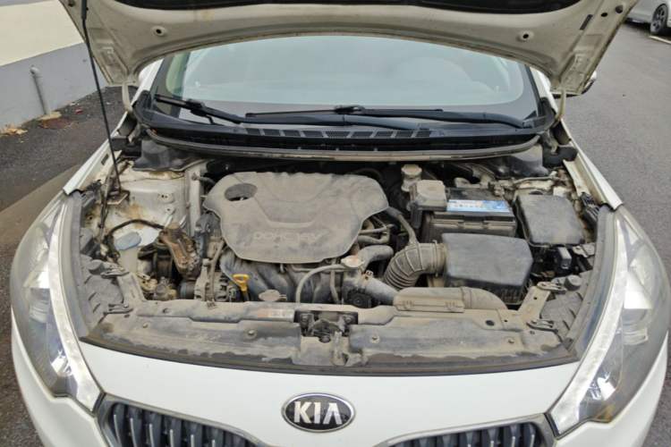 Used Kia K3 2013 1.6L Manual GLS Engine Bay