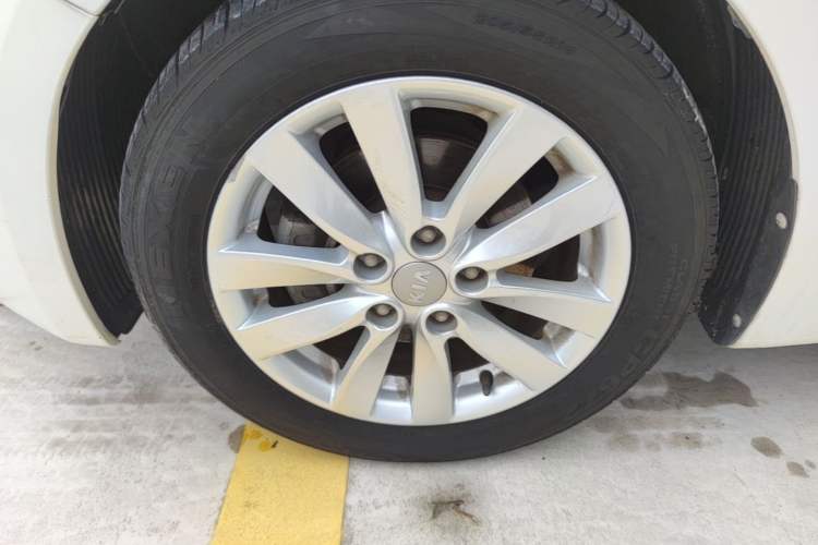 Used Kia K3 2013 1.6L Automatic GLS Exterior 4