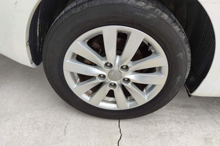 Used Kia K3 2013 1.6L Automatic GLS Exterior 5