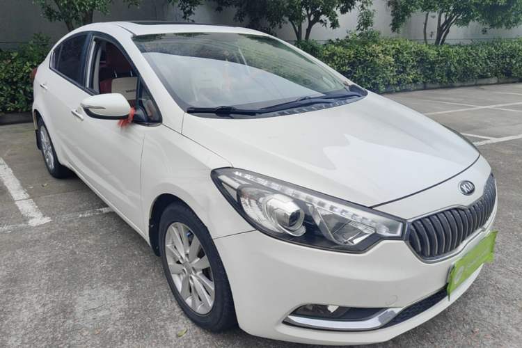 Used Kia K3 2013 1.6L Automatic GLS Front Right 45 Deg
