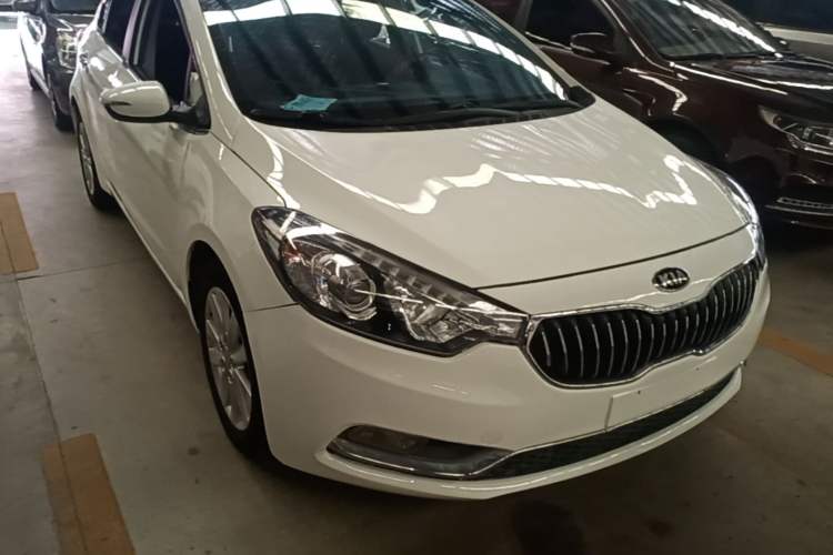 Used Kia K3 2013 1.6L Manual GLS Front Right 45 Deg