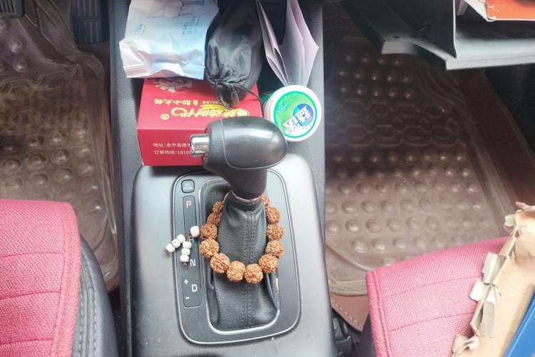 Used Kia K3 2013 1.6L Automatic GL Gear Lever