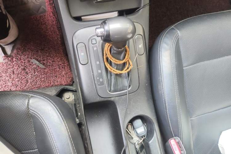 Used Kia K3 2013 1.6L Automatic GLS Gear Lever