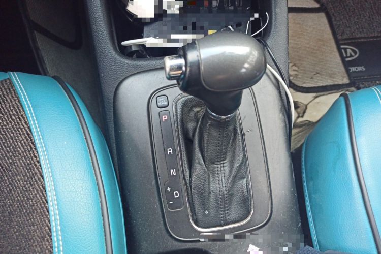 Used Kia K3 2013 1.6L Automatic GLS Gear Lever