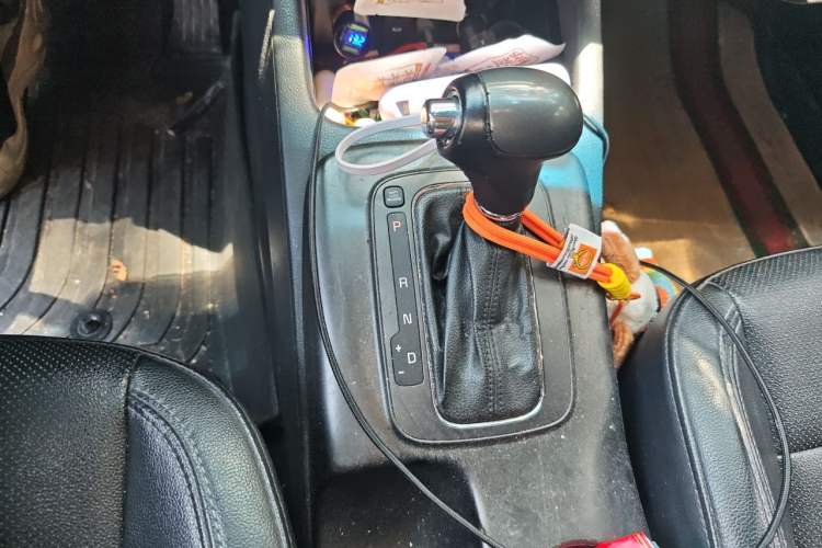 Used Kia K3 2013 1.6L Automatic DLX Gear Lever