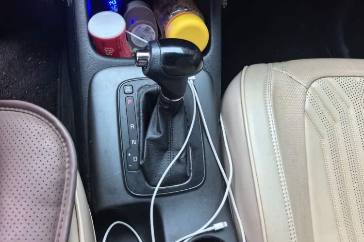 Used Kia K3 2013 1.6L Automatic GL Gear Lever