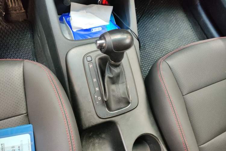 Used Kia K3 2013 1.6L Automatic GL Gear Lever