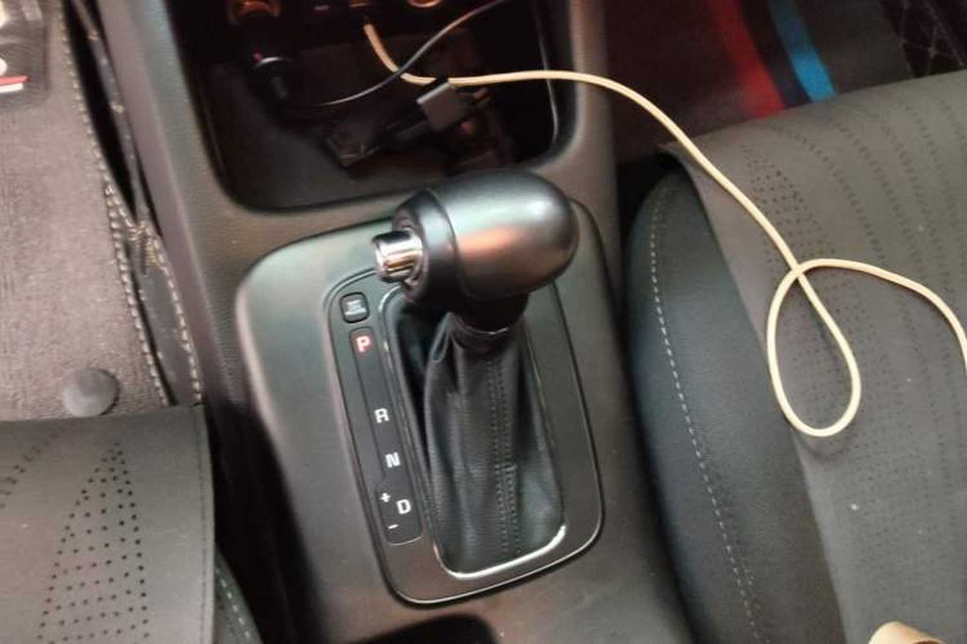 Used Kia K3 2013 1.6L Automatic GLS Gear Lever
