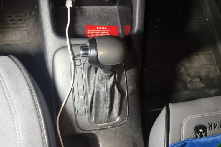 Used Kia K3 2013 1.6L Automatic DLX Gear Lever
